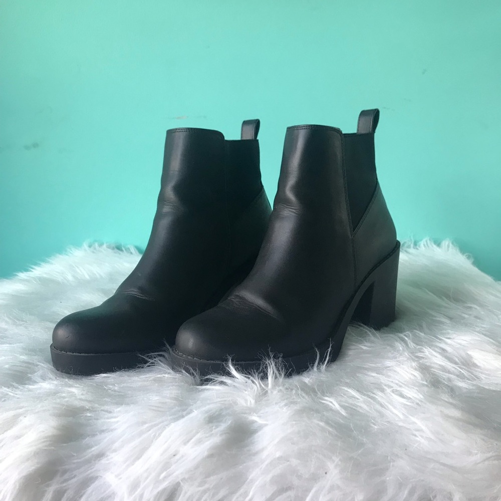 ✨ CHUNKY HEELED BLACK CHELSEA BOOTS ✨